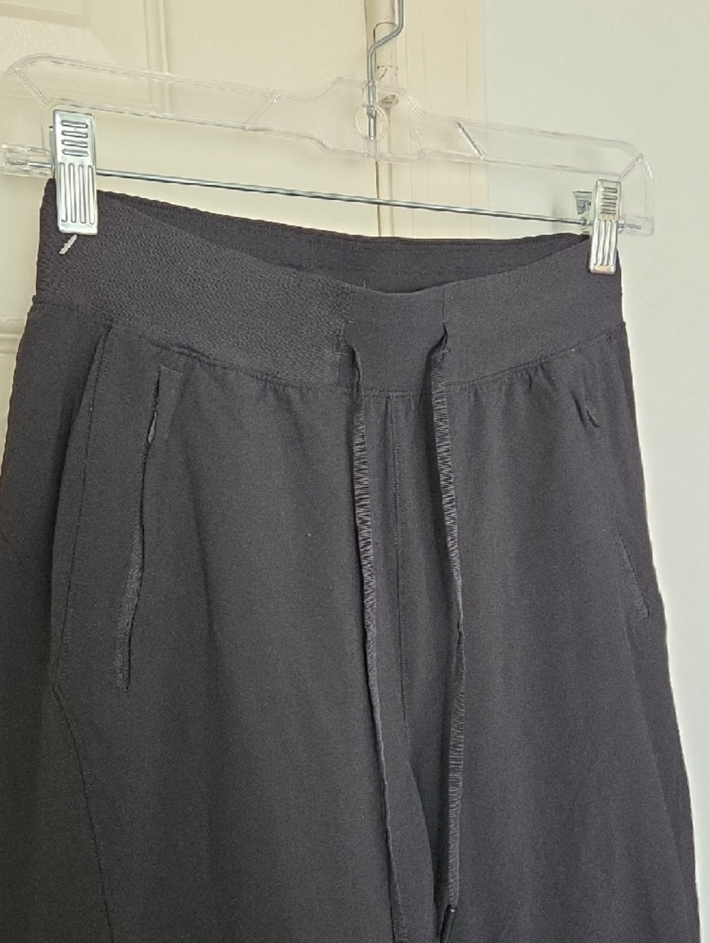 lululemon athletica Womans Black Tapered Drawstring Joggers Size 4 - Picture 3 of 8